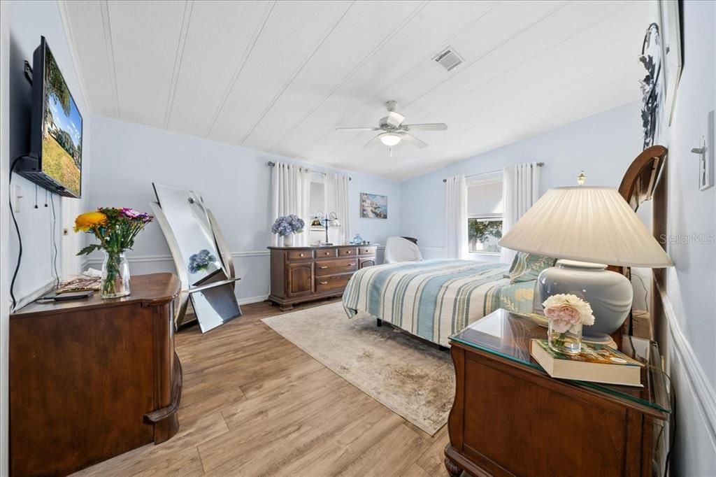 Active With Contract: $219,000 (2 beds, 2 baths, 1191 Square Feet)
