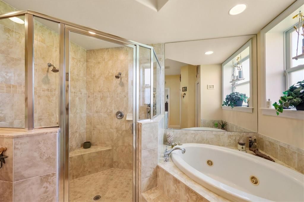 Activo con contrato: $429,900 (3 camas, 2 baños, 2007 Pies cuadrados)