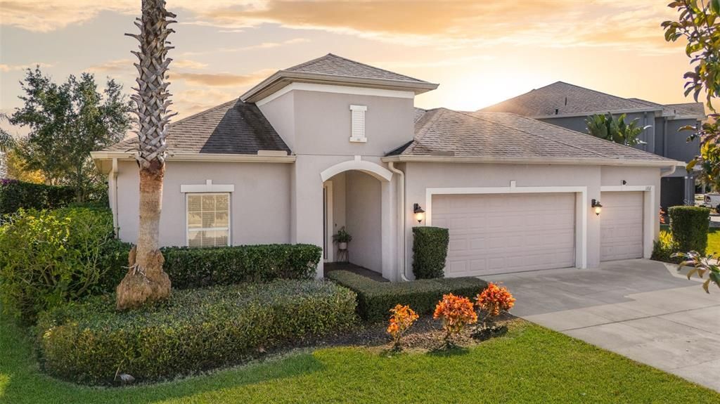 Active With Contract: $395,000 (4 beds, 2 baths, 1877 Square Feet)