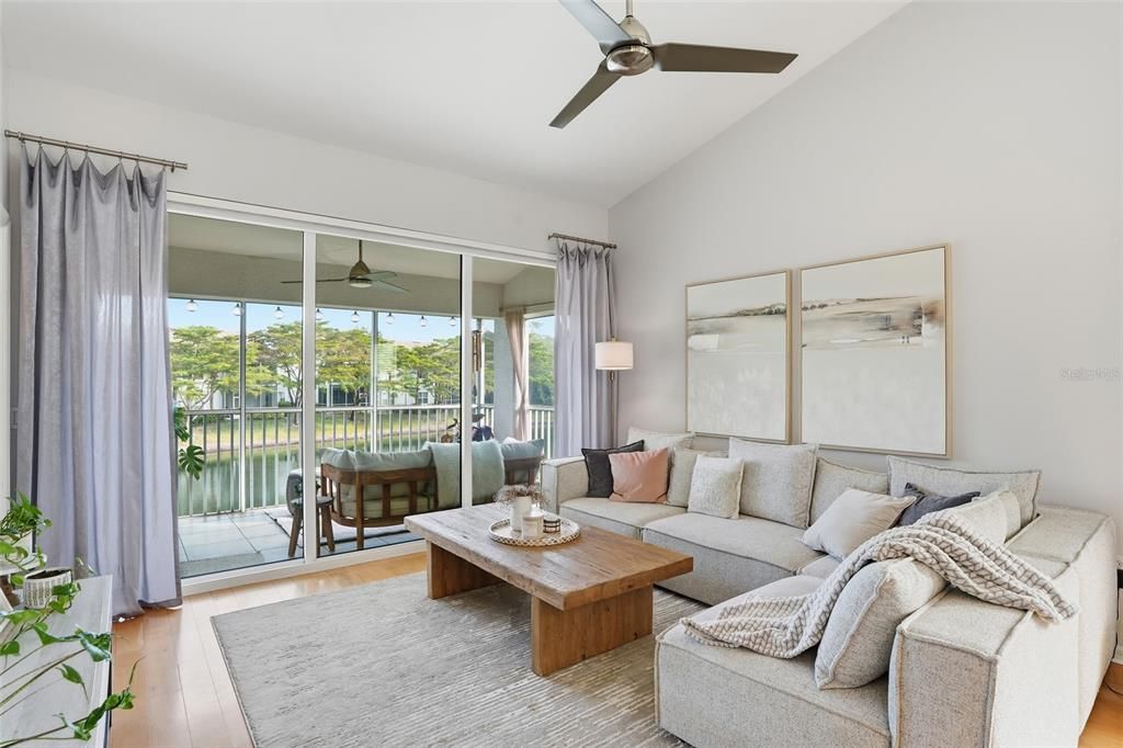 На продажу: $439,900 (2 спален, 2 ванн, 1659 Квадратных фут)