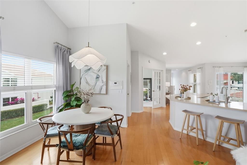 На продажу: $439,900 (2 спален, 2 ванн, 1659 Квадратных фут)