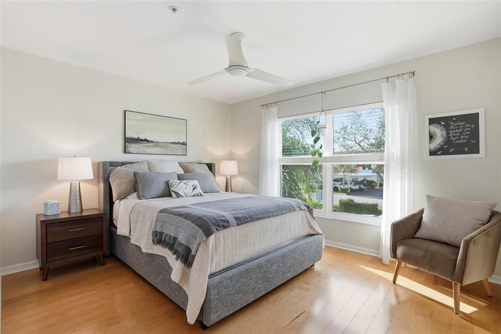 На продажу: $439,900 (2 спален, 2 ванн, 1659 Квадратных фут)