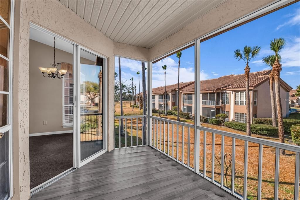 Под контрактом: $179,900 (2 спален, 2 ванн, 1080 Квадратных фут)