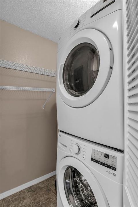 Под контрактом: $179,900 (2 спален, 2 ванн, 1080 Квадратных фут)