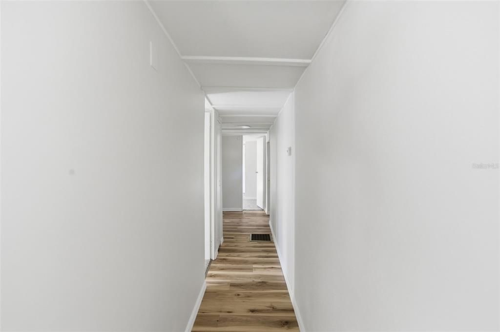 For Sale: $99,999 (2 beds, 1 baths, 767 Square Feet)