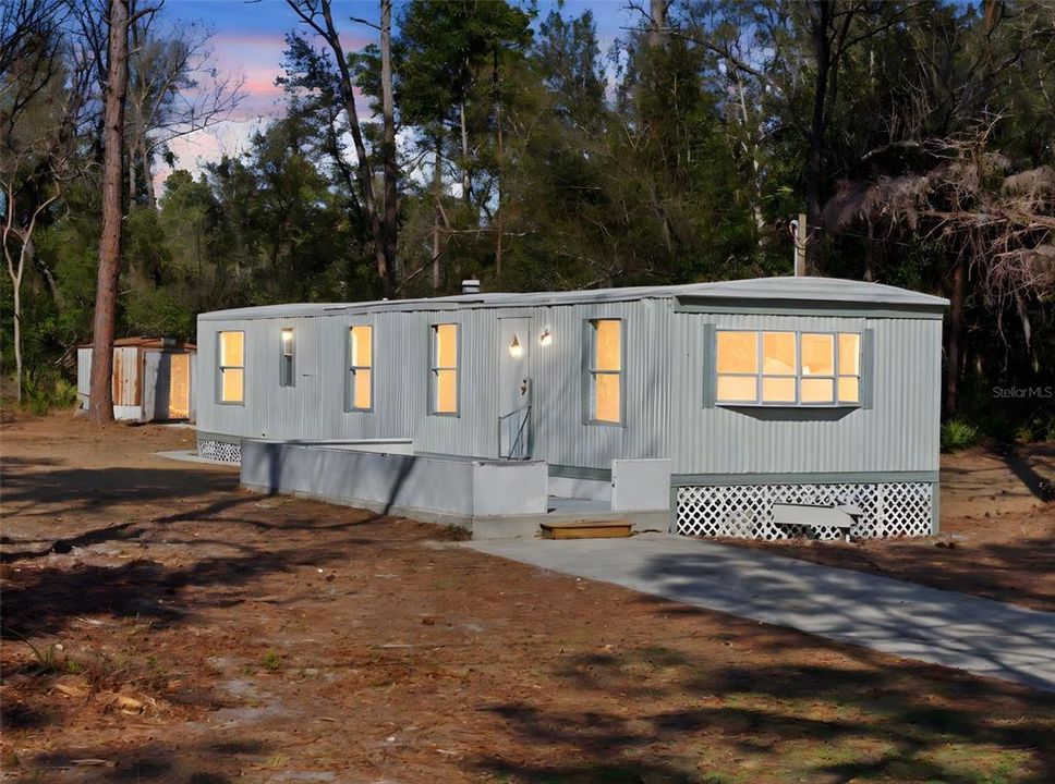 For Sale: $99,999 (2 beds, 1 baths, 767 Square Feet)