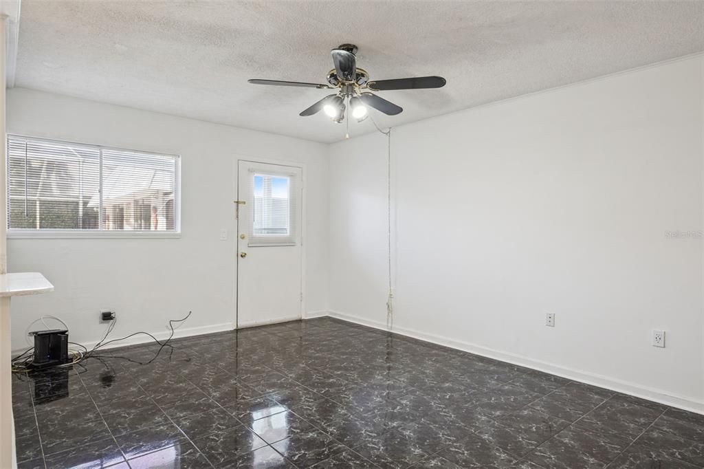 Activo con contrato: $159,900 (1 camas, 1 baños, 644 Pies cuadrados)