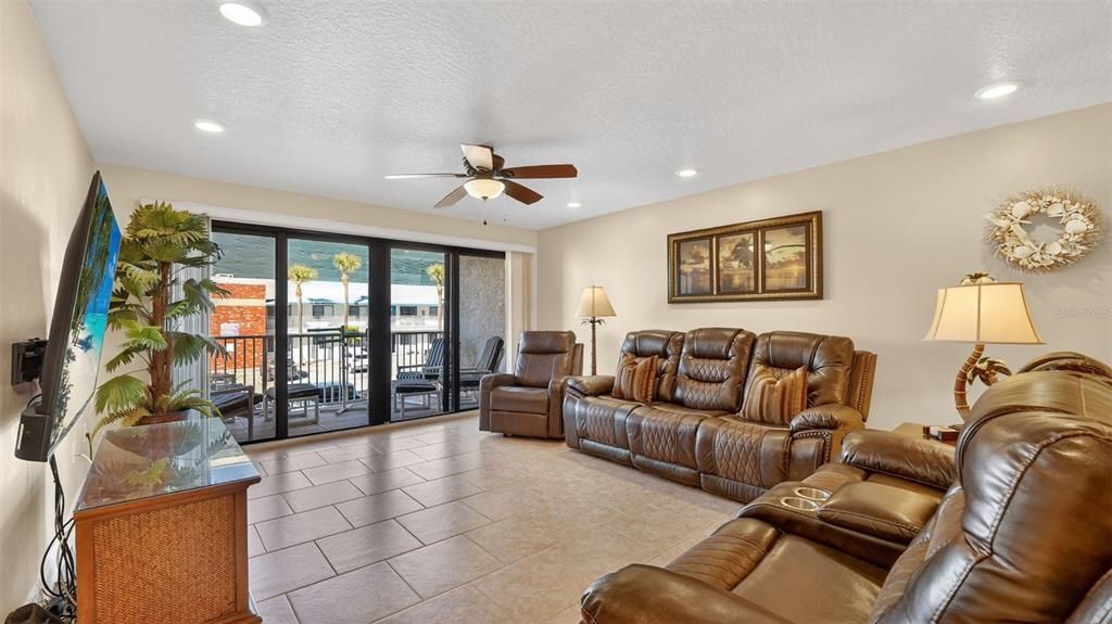 En Venta: $477,000 (2 camas, 2 baños, 1286 Pies cuadrados)