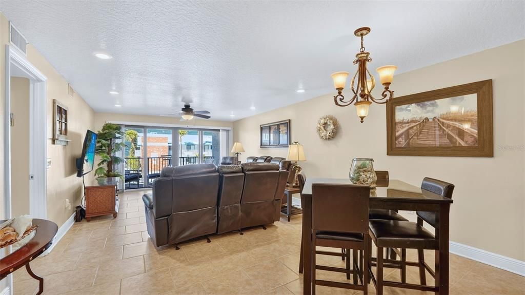 En Venta: $477,000 (2 camas, 2 baños, 1286 Pies cuadrados)