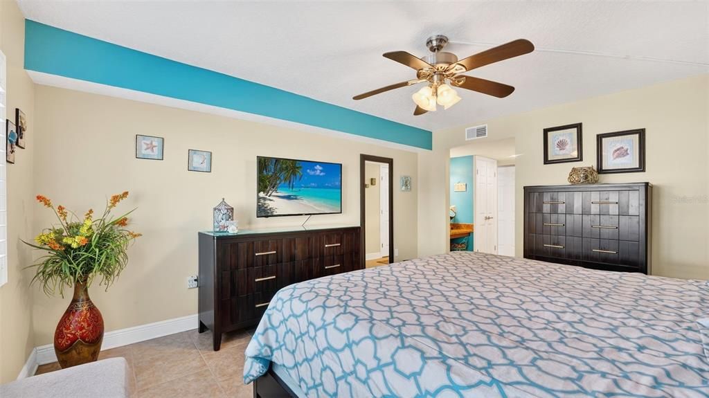 En Venta: $477,000 (2 camas, 2 baños, 1286 Pies cuadrados)