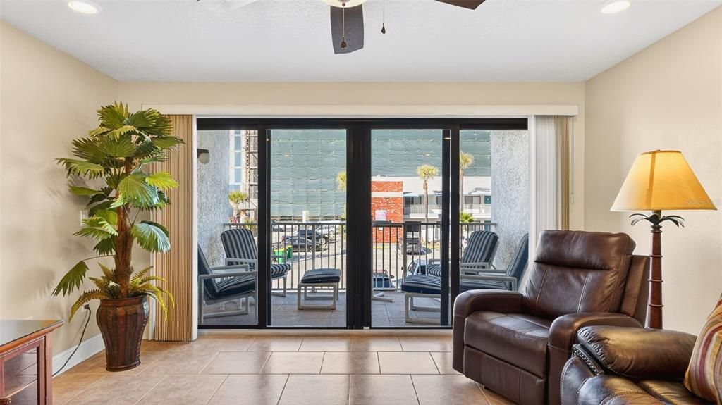 En Venta: $477,000 (2 camas, 2 baños, 1286 Pies cuadrados)