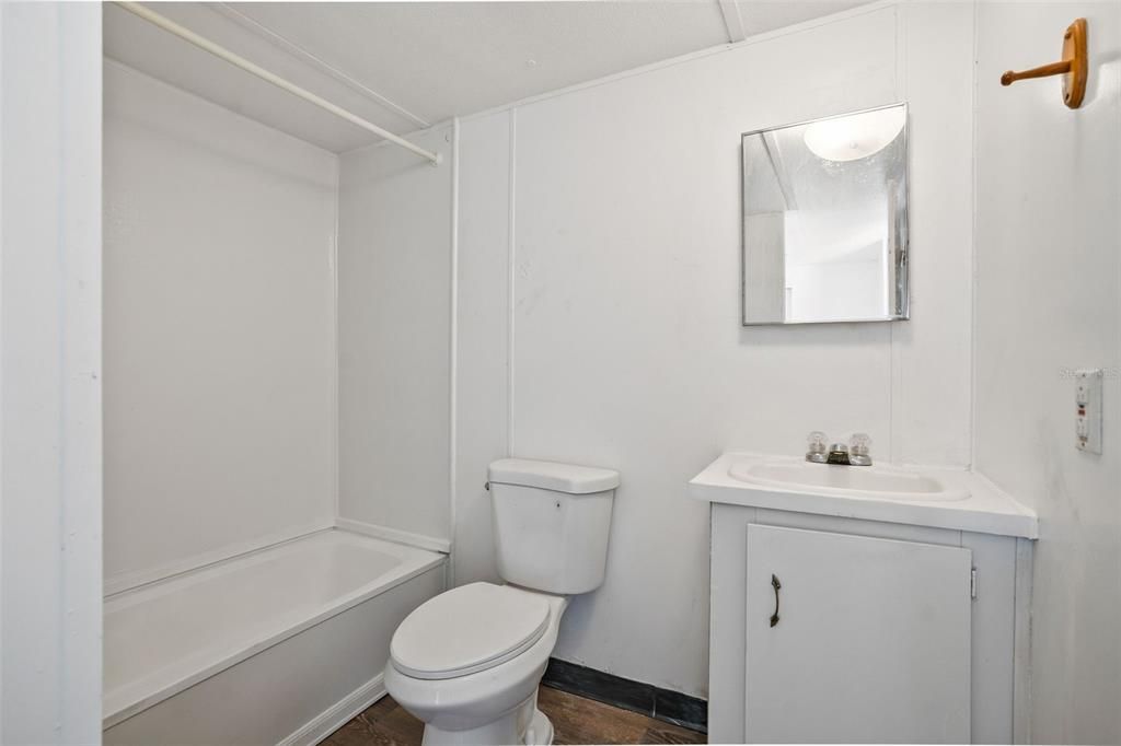 Под контрактом: $159,900 (2 спален, 2 ванн, 924 Квадратных фут)