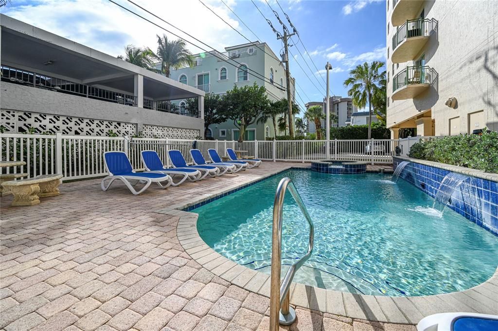 En Venta: $1,650,000 (3 camas, 3 baños, 2569 Pies cuadrados)