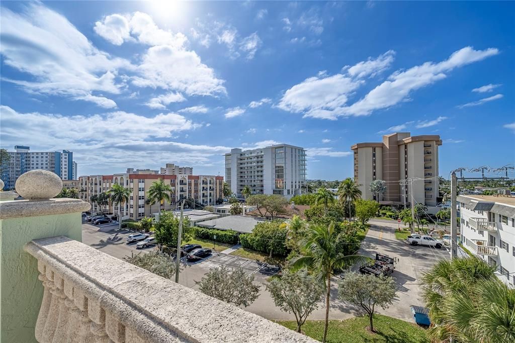 En Venta: $1,650,000 (3 camas, 3 baños, 2569 Pies cuadrados)