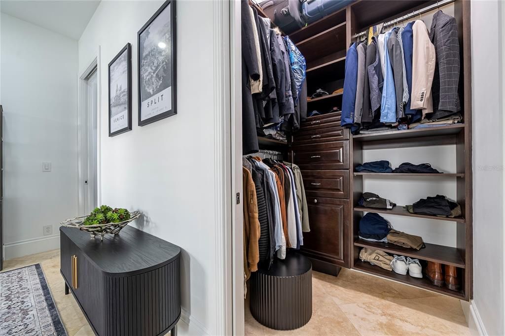 En Venta: $1,650,000 (3 camas, 3 baños, 2569 Pies cuadrados)