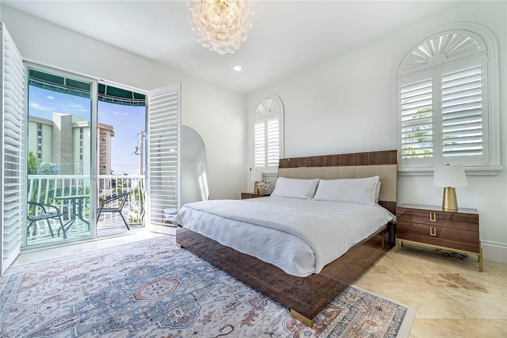 En Venta: $1,650,000 (3 camas, 3 baños, 2569 Pies cuadrados)