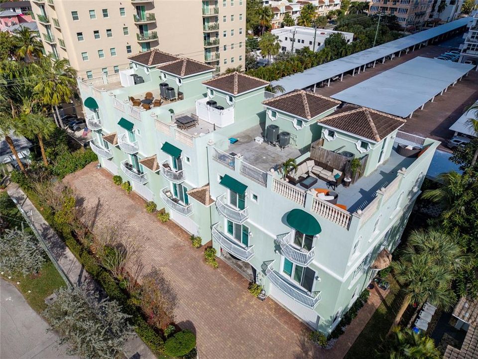 En Venta: $1,650,000 (3 camas, 3 baños, 2569 Pies cuadrados)