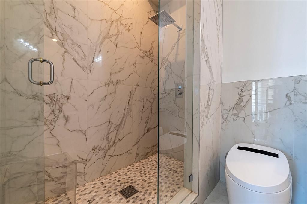 En Venta: $1,650,000 (3 camas, 3 baños, 2569 Pies cuadrados)