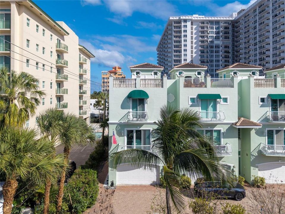 En Venta: $1,650,000 (3 camas, 3 baños, 2569 Pies cuadrados)