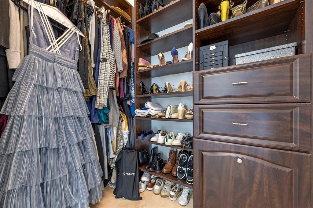 En Venta: $1,650,000 (3 camas, 3 baños, 2569 Pies cuadrados)