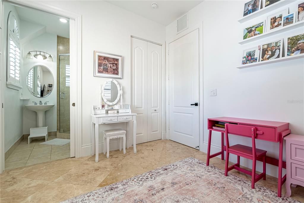 En Venta: $1,650,000 (3 camas, 3 baños, 2569 Pies cuadrados)