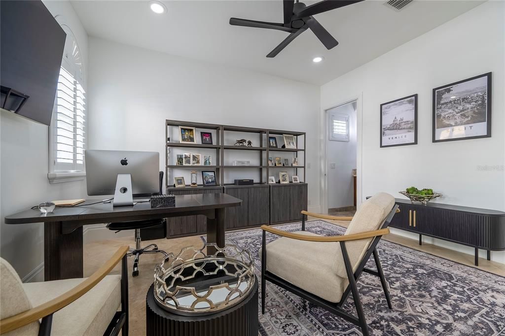 En Venta: $1,650,000 (3 camas, 3 baños, 2569 Pies cuadrados)