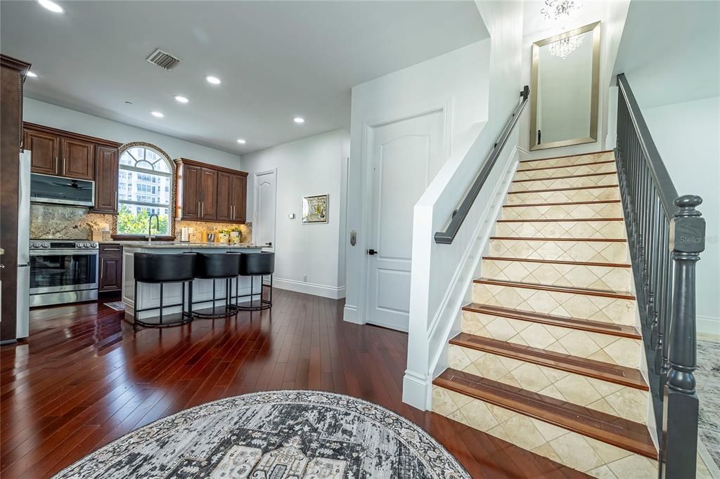 En Venta: $1,650,000 (3 camas, 3 baños, 2569 Pies cuadrados)