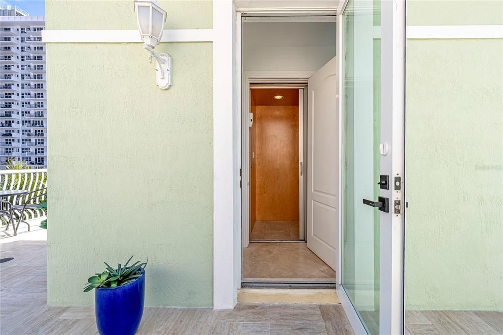 En Venta: $1,650,000 (3 camas, 3 baños, 2569 Pies cuadrados)