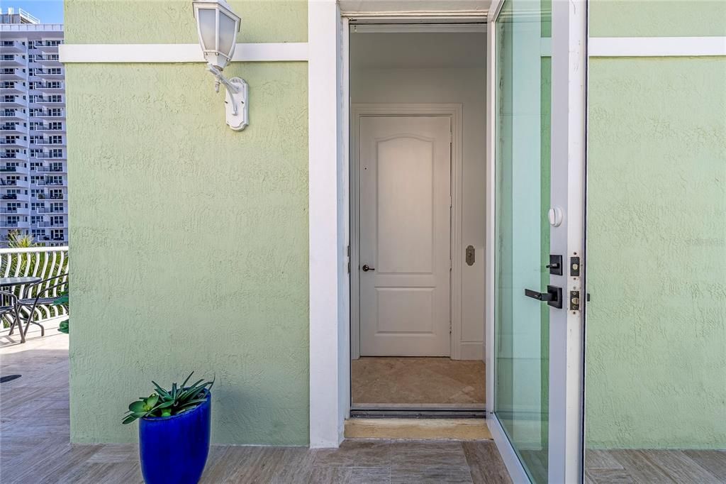 En Venta: $1,650,000 (3 camas, 3 baños, 2569 Pies cuadrados)