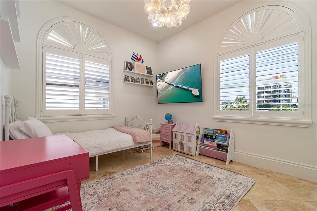 En Venta: $1,650,000 (3 camas, 3 baños, 2569 Pies cuadrados)