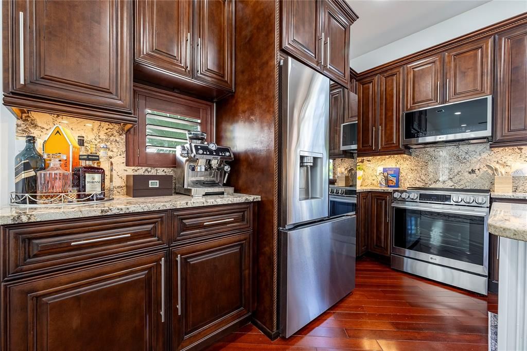 En Venta: $1,650,000 (3 camas, 3 baños, 2569 Pies cuadrados)