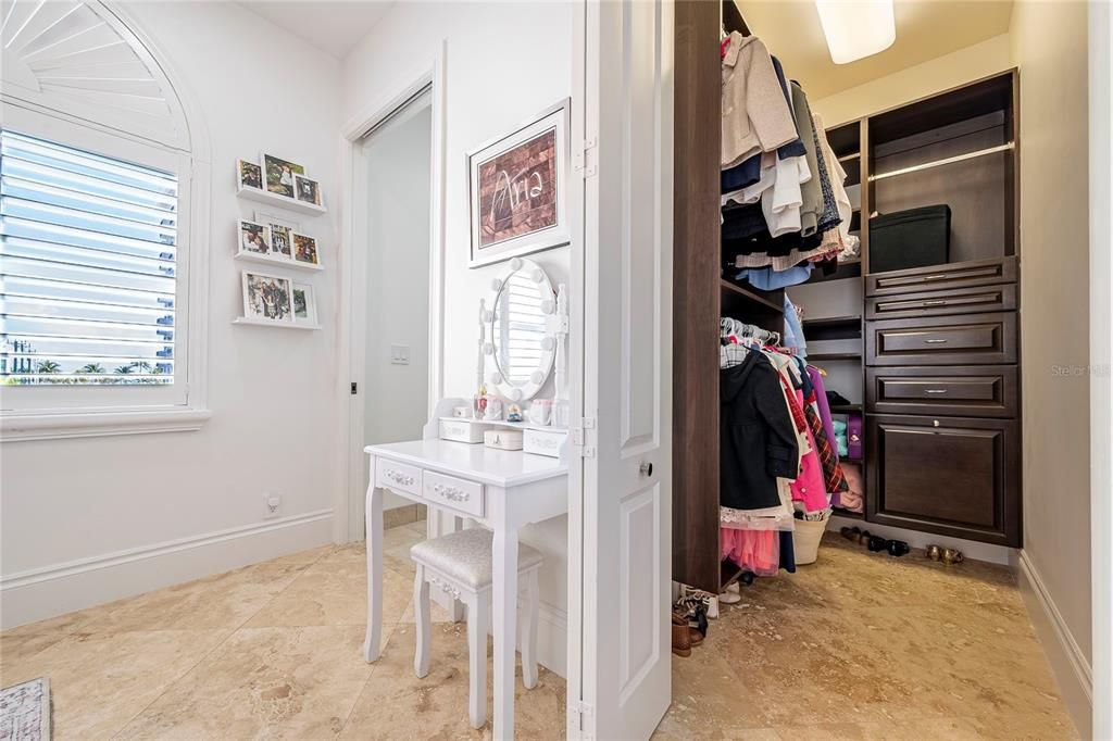 En Venta: $1,650,000 (3 camas, 3 baños, 2569 Pies cuadrados)