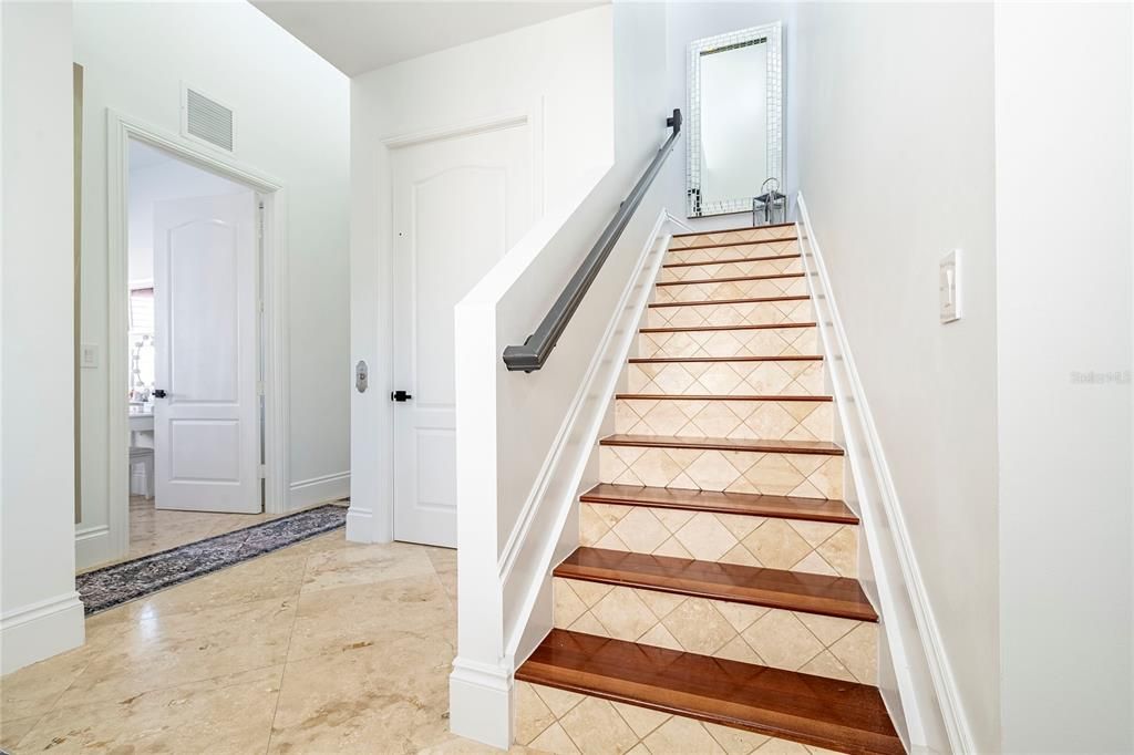 En Venta: $1,650,000 (3 camas, 3 baños, 2569 Pies cuadrados)