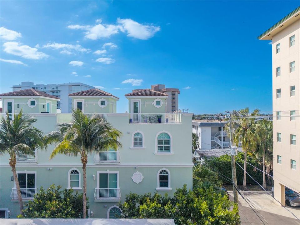 En Venta: $1,650,000 (3 camas, 3 baños, 2569 Pies cuadrados)