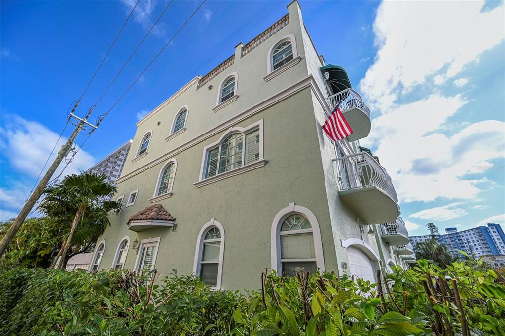 En Venta: $1,650,000 (3 camas, 3 baños, 2569 Pies cuadrados)