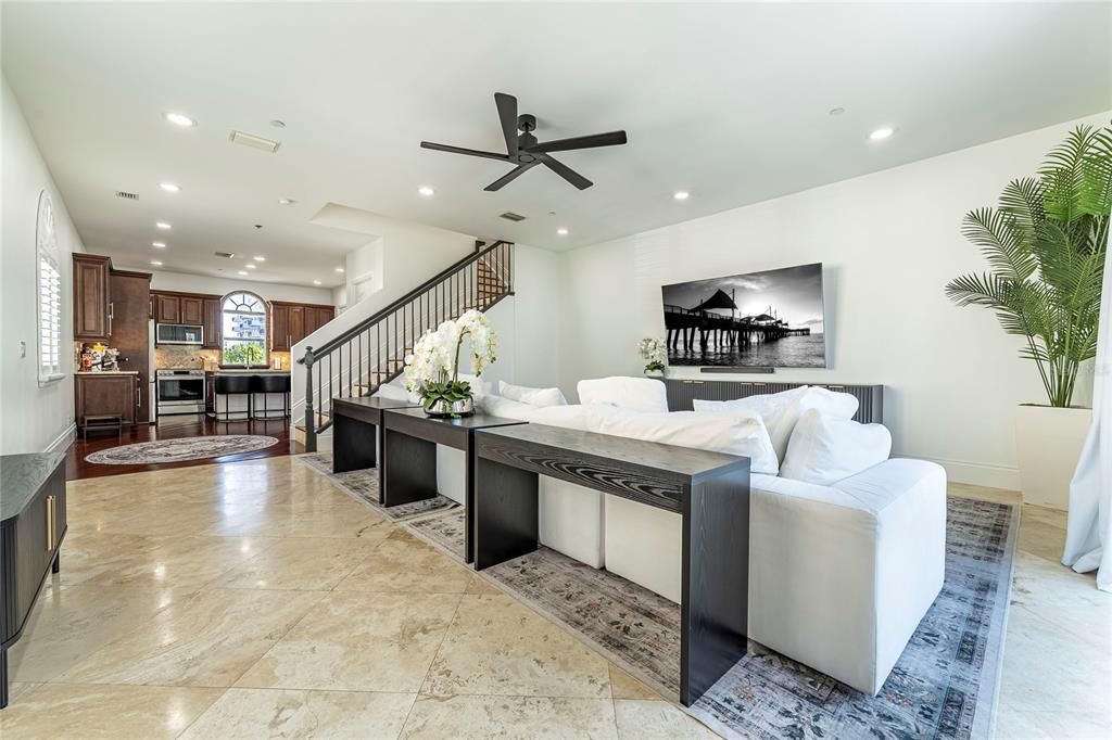 En Venta: $1,650,000 (3 camas, 3 baños, 2569 Pies cuadrados)