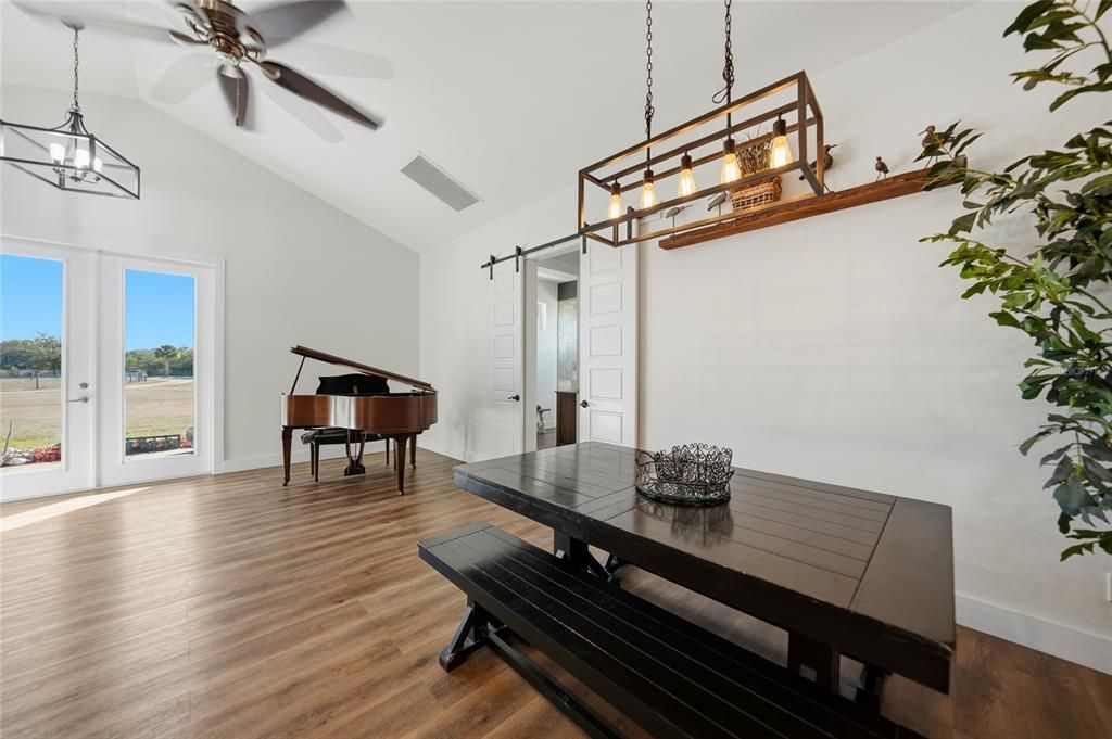 For Sale: $810,000 (3 beds, 2 baths, 1901 Square Feet)