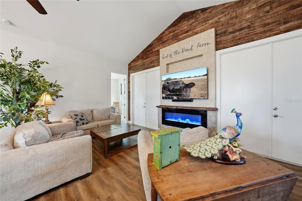 For Sale: $810,000 (3 beds, 2 baths, 1901 Square Feet)