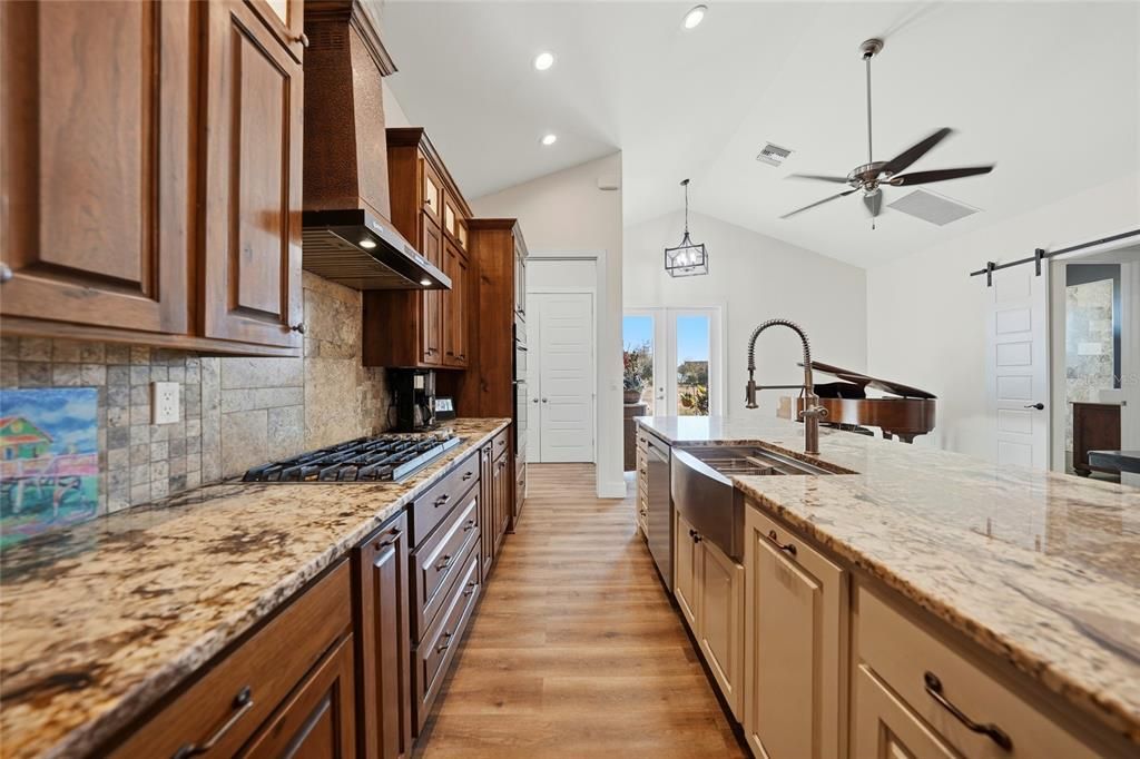 For Sale: $810,000 (3 beds, 2 baths, 1901 Square Feet)