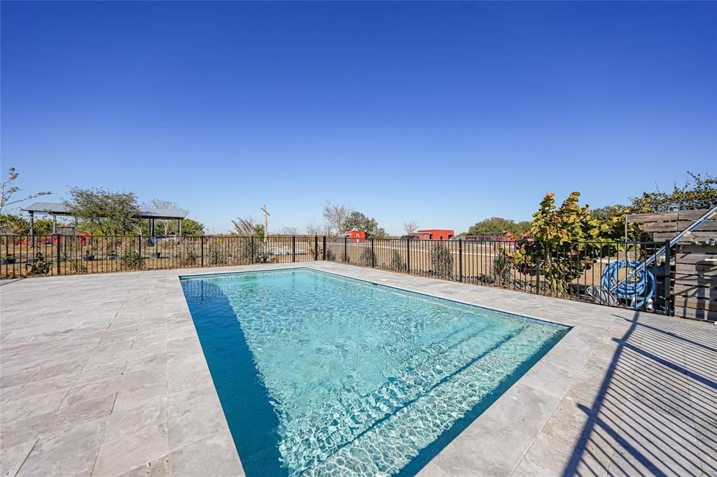 For Sale: $810,000 (3 beds, 2 baths, 1901 Square Feet)