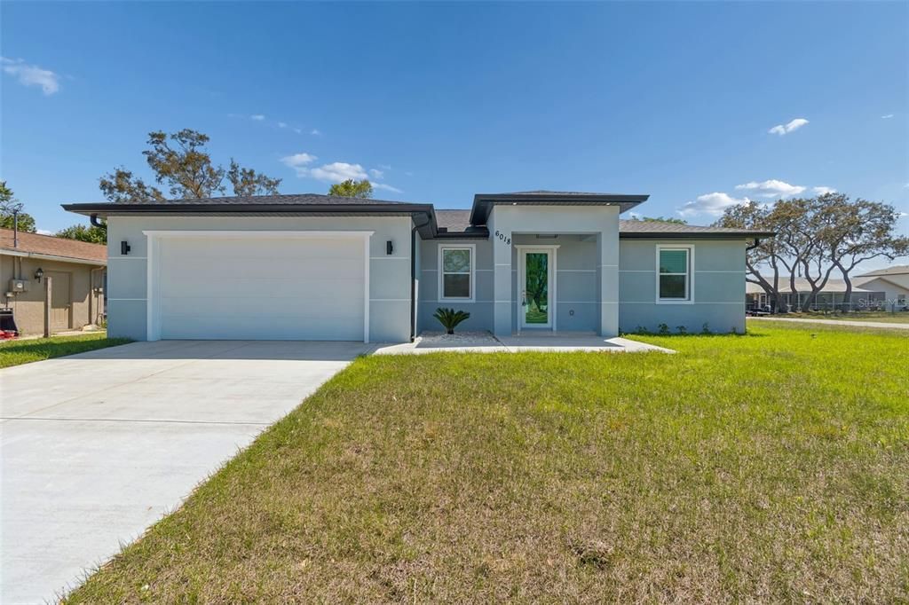 Recently Rented: $3,500 (3 beds, 2 baths, 1700 Square Feet)