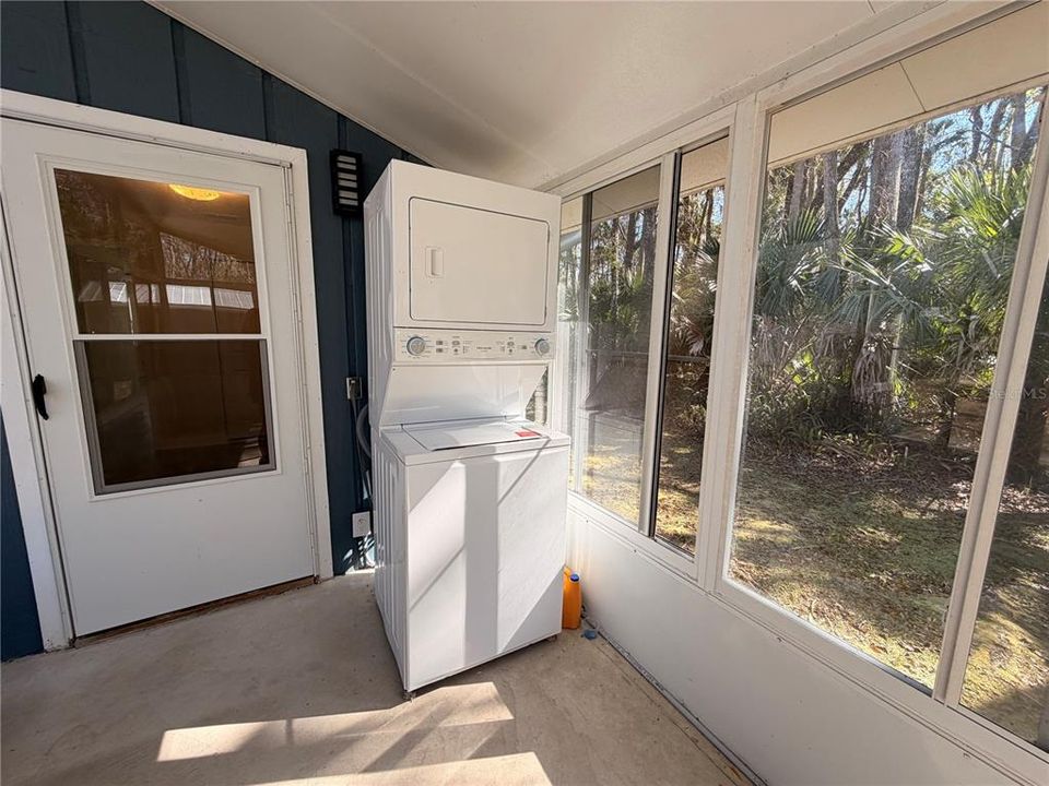 В аренду: $1,800 (2 спален, 1 ванн, 792 Квадратных фут)