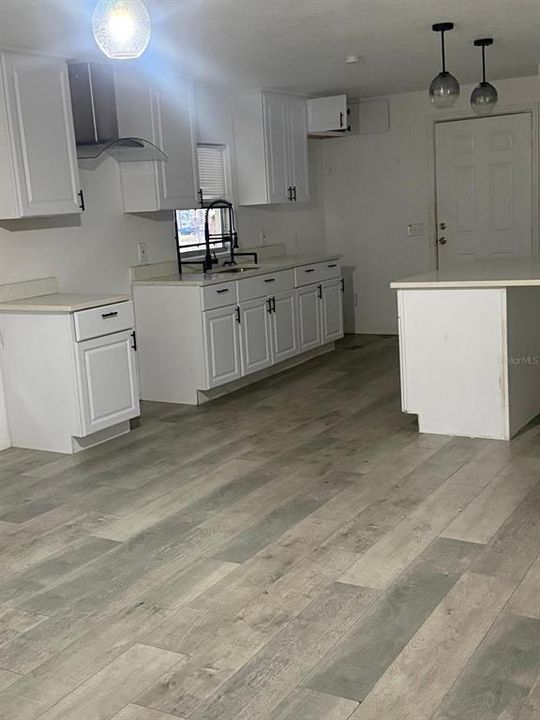 For Sale: $329,000 (3 beds, 2 baths, 1400 Square Feet)