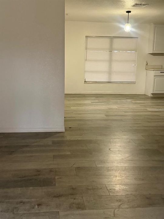 For Sale: $329,000 (3 beds, 2 baths, 1400 Square Feet)