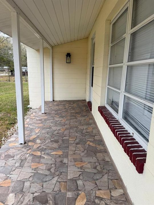 For Sale: $329,000 (3 beds, 2 baths, 1400 Square Feet)