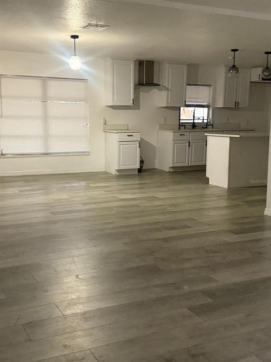 For Sale: $329,000 (3 beds, 2 baths, 1400 Square Feet)