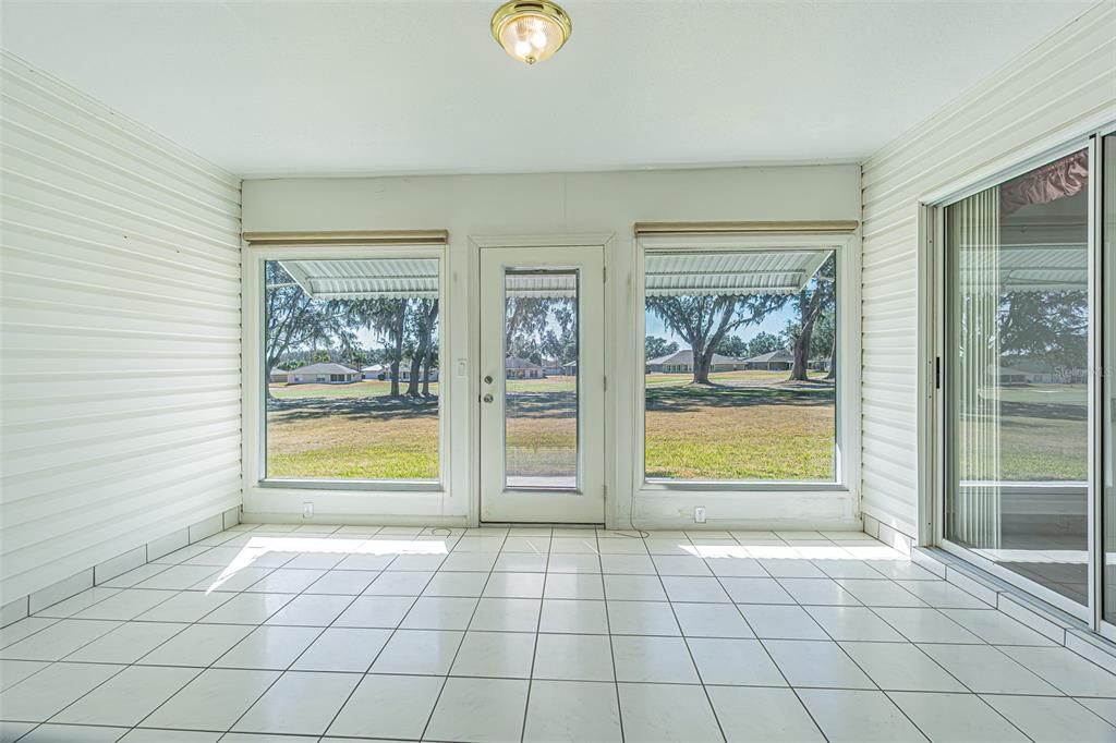 For Sale: $249,900 (2 beds, 2 baths, 1421 Square Feet)