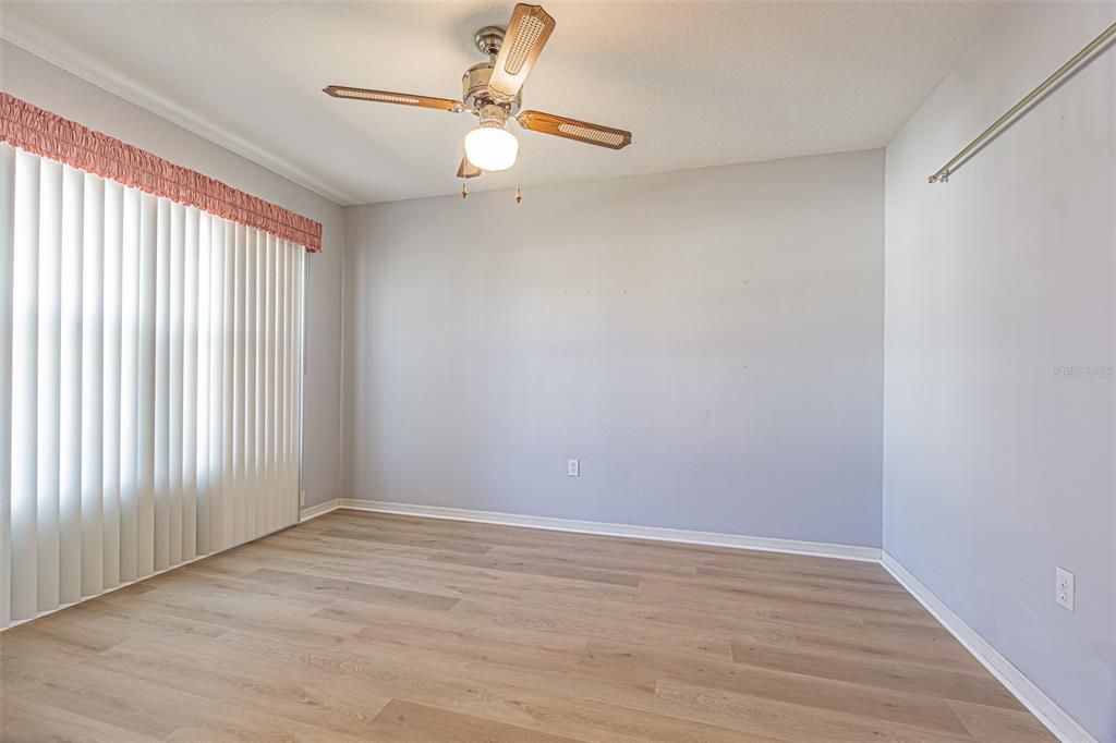 For Sale: $249,900 (2 beds, 2 baths, 1421 Square Feet)