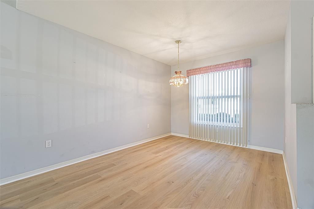 For Sale: $249,900 (2 beds, 2 baths, 1421 Square Feet)