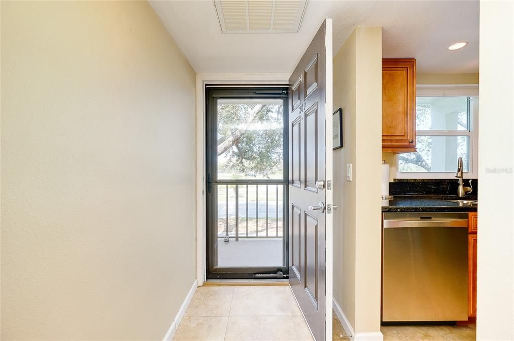 For Sale: $110,000 (2 beds, 2 baths, 894 Square Feet)